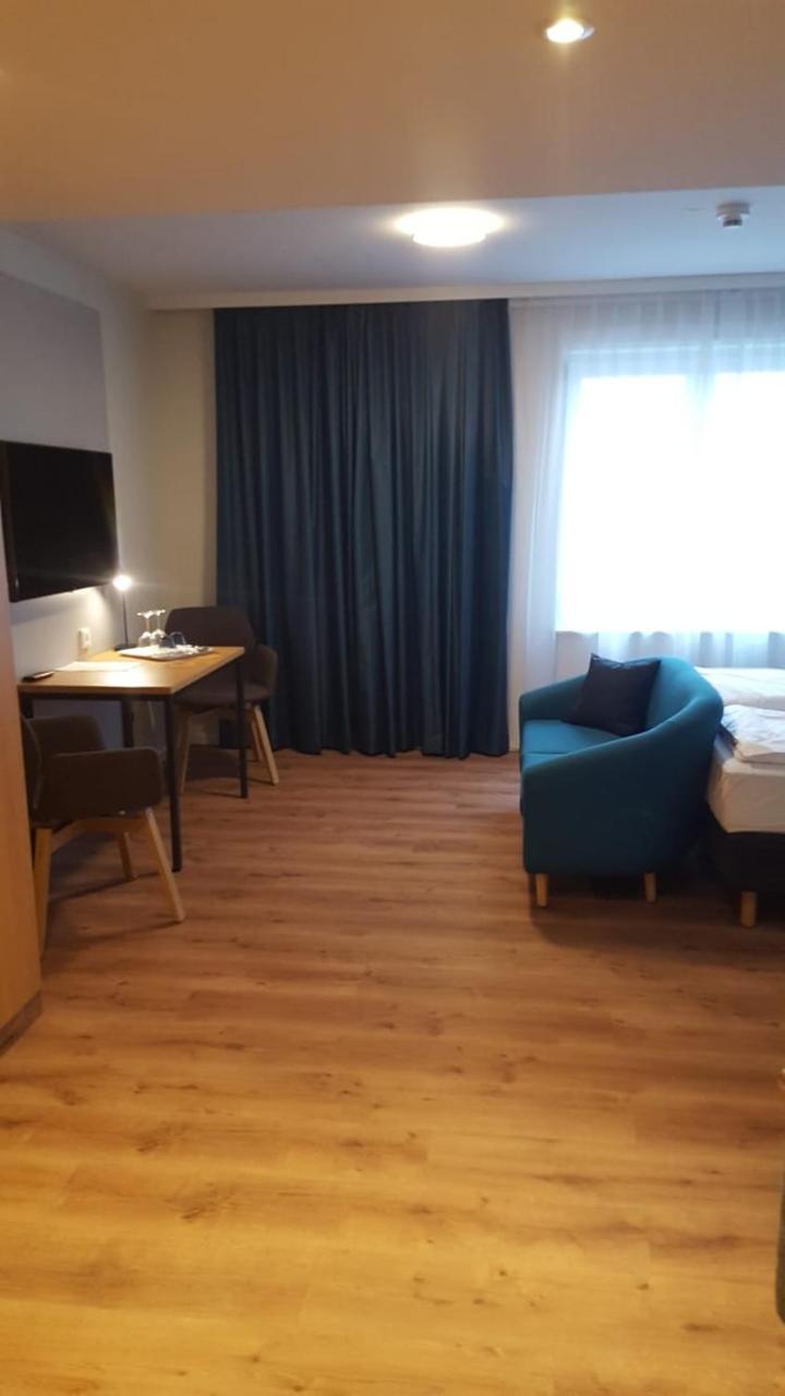 Aparthotel Amh-Wohnen Auf Zeit Grossdorf  Exterior foto